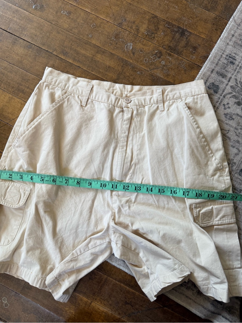 Vintage cargo shorts - Picture 11 of 12